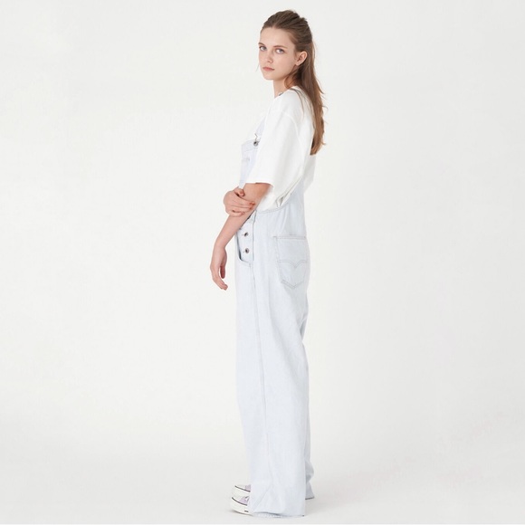 Levi’s Silvertab Bib Baggy Straight Leg Light Blue Wash Overalls - Picture 5 of 13